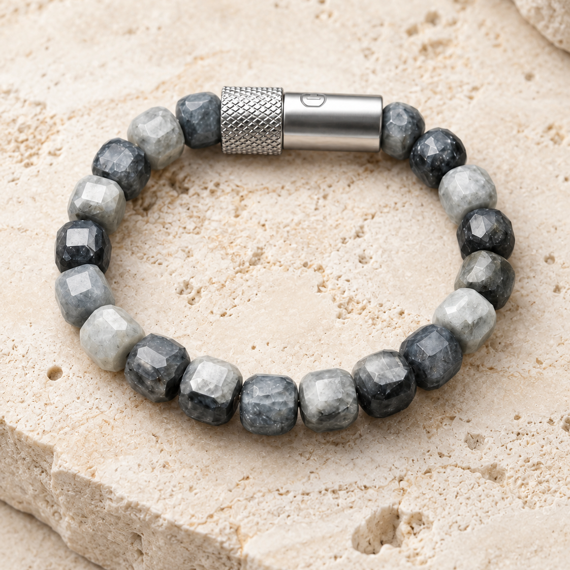 Hawk's eye Cube Embracelet™