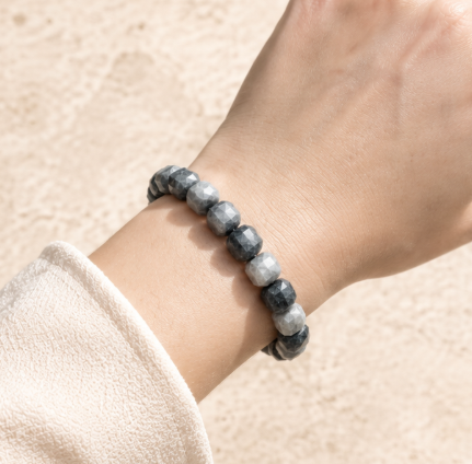 Hawk's eye Cube Embracelet™